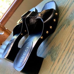 Gucci sandals size 8